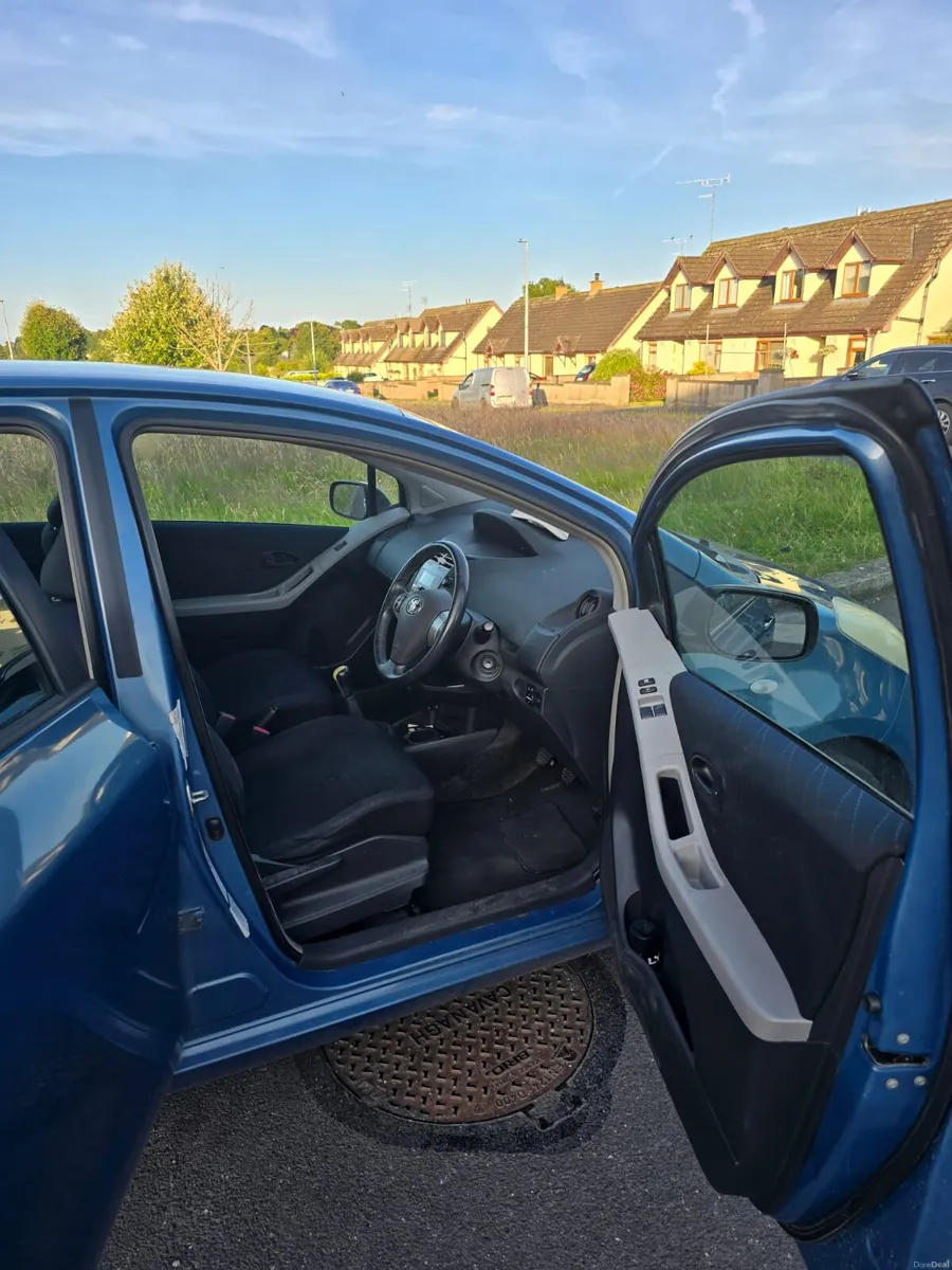 A toyota Yaris 2007 - Image 3