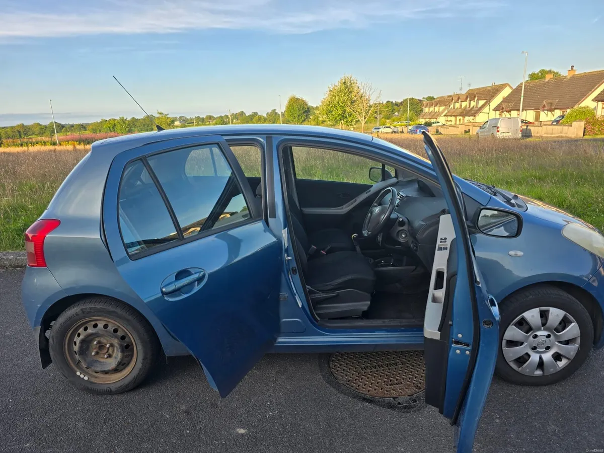 A toyota Yaris 2007 - Image 6