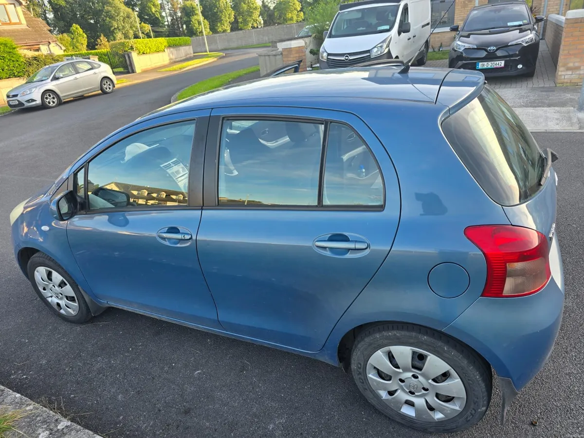 A toyota Yaris 2007 - Image 4