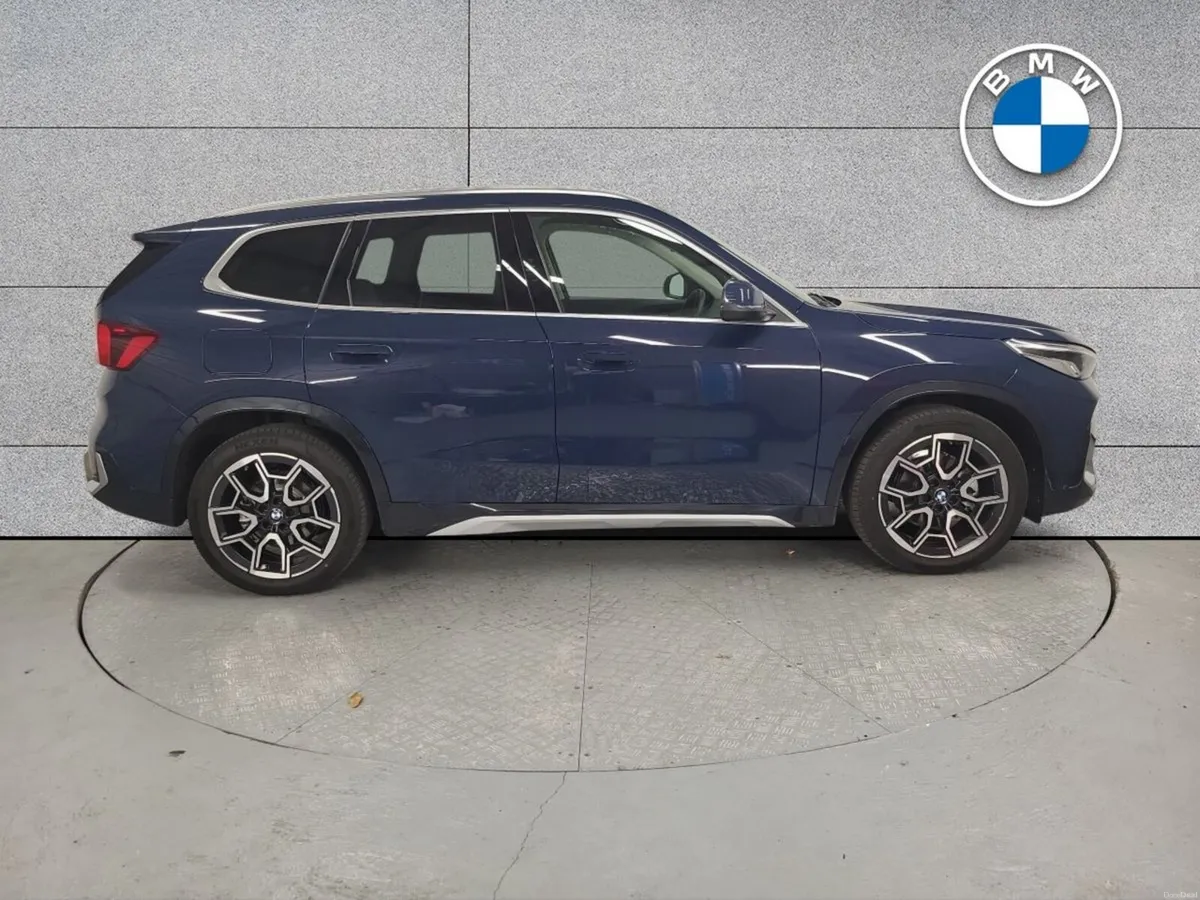 BMW iX1 eDrive20 xLine - Image 3
