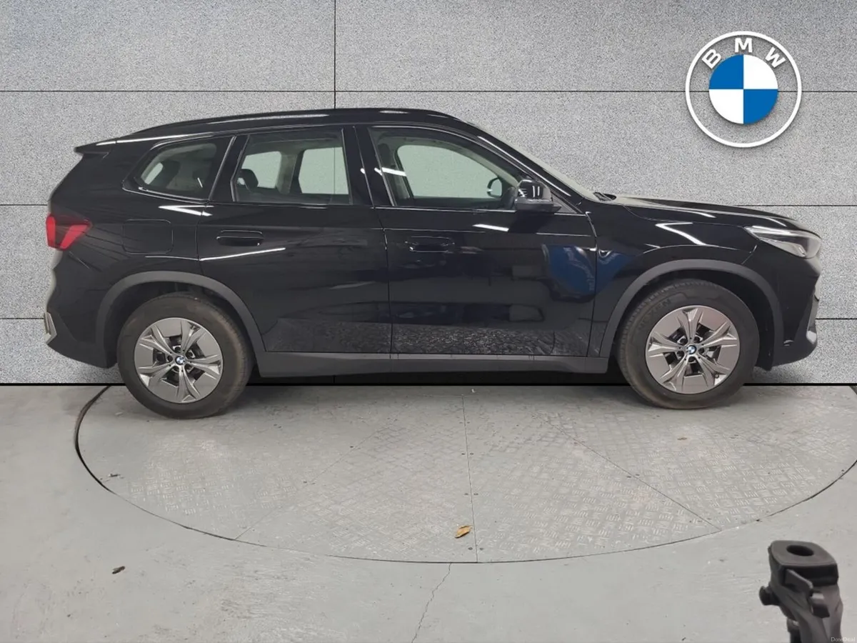 BMW iX1 eDrive20 Sport - Image 3
