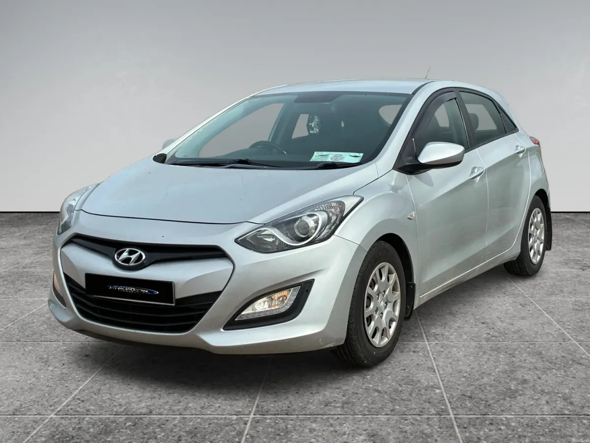HYUNDAI I30 1.4 DSL CLASSIC 4DR - Image 5