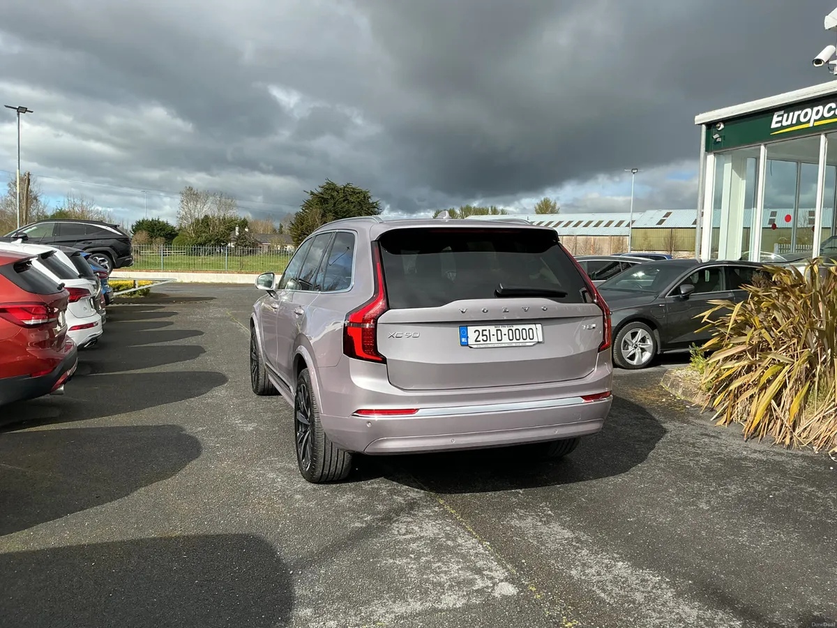 2025 VOLVO XC90 CORE T8 PHEV AWD AUTO - Image 6