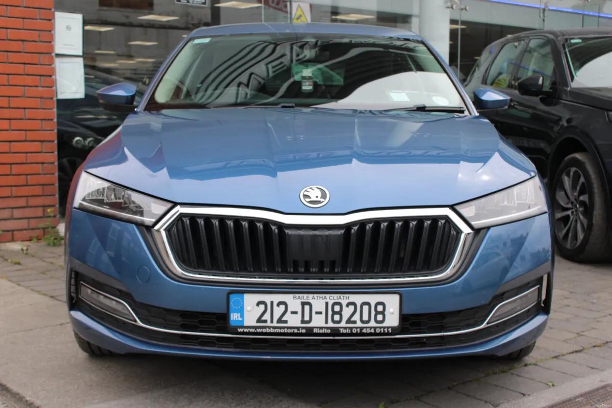 2.0L OCTAVIA STYLE - 5DR HATCHBACK - SERV HISTORY - Image 2