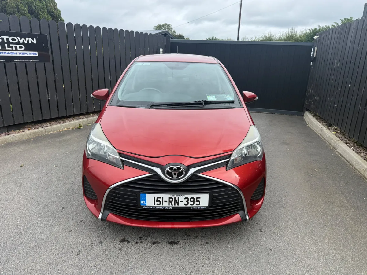 2015 Toyota Yaris Luna - Image 2