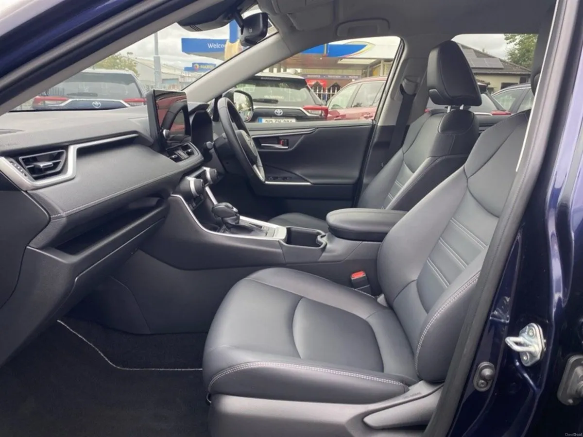 Toyota RAV4 RAV4 HYBRID SOL - Image 6