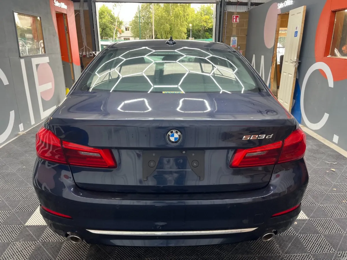 BMW 5-Series 2017BMW 523D LUXURY AUTOMATIC / PARKI - Image 4