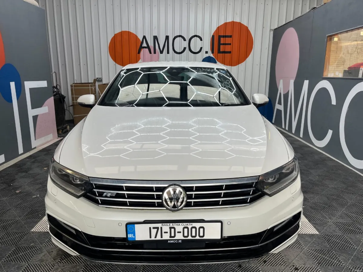 Volkswagen Passat 2017 VOLKSWAGEN PASSAT 2.0 TSI R - Image 2