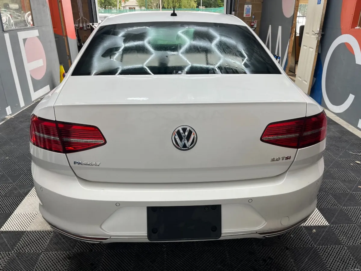 Volkswagen Passat 2017 VOLKSWAGEN PASSAT 2.0 TSI R - Image 4