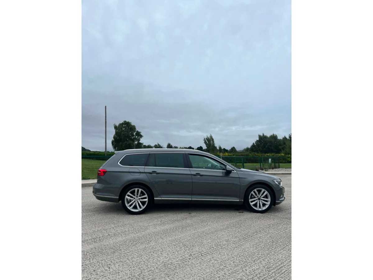 Volkswagen Passat HIGHLINE 1.6 TDI MANUAL 6SPEED F - Image 5
