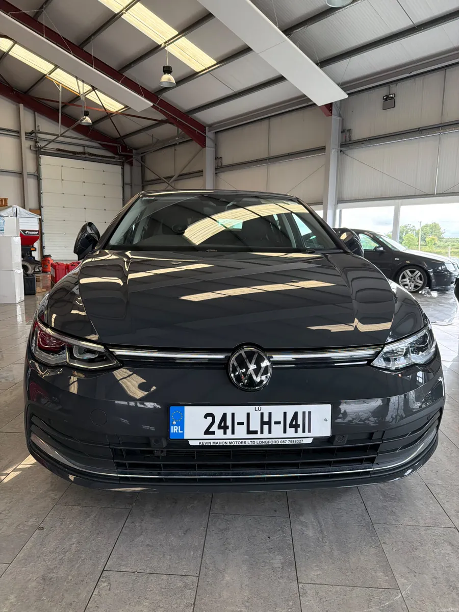 Volkswagen Golf 2024 - Image 1