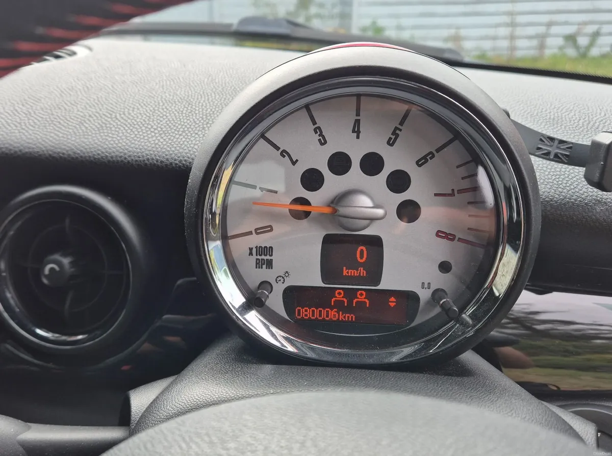 Mini Cooper 2011 - Image 4