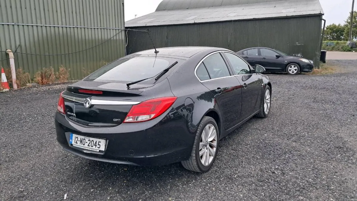 2012 Vauxal Insignia - Image 2