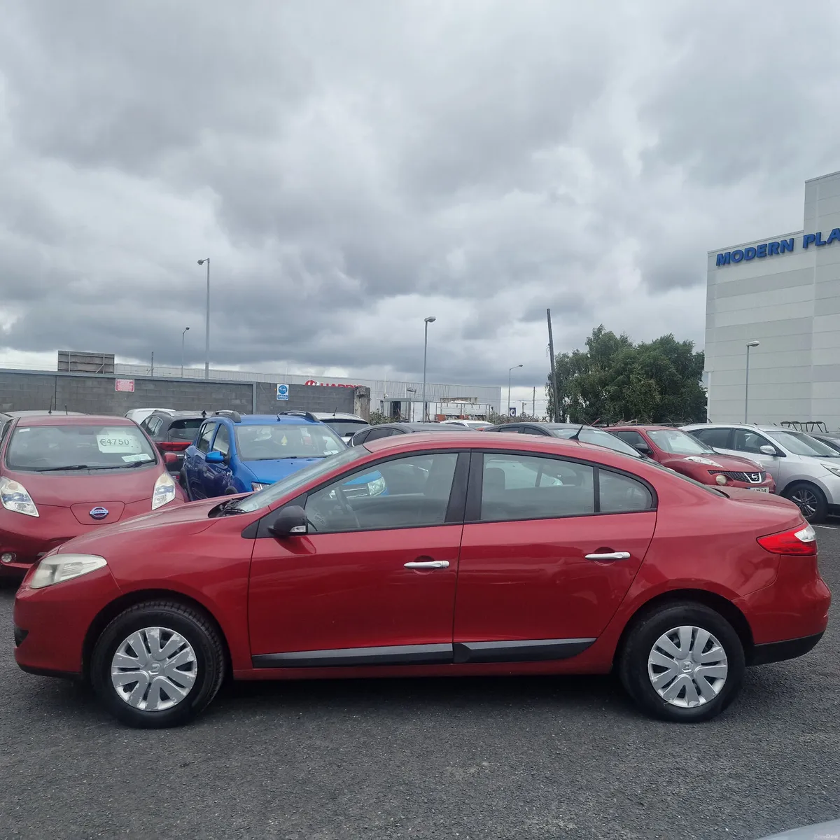 Renault Fluence 2011 - Image 2