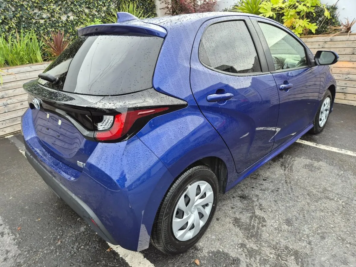 Toyota Yaris 1.5 HYBRID / X SPEC / TAX €160 - Image 5