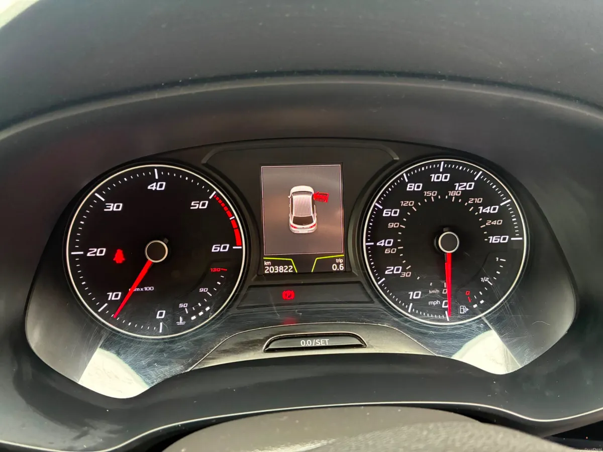 SEAT Leon 1.6 TDI Manual - Image 4