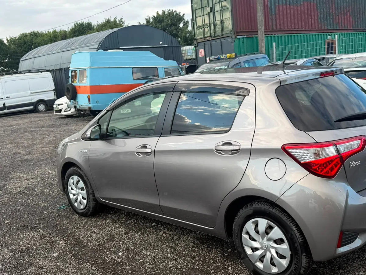 2017 Toyota Vitz 1.5 Hybrid Automatic - Image 6