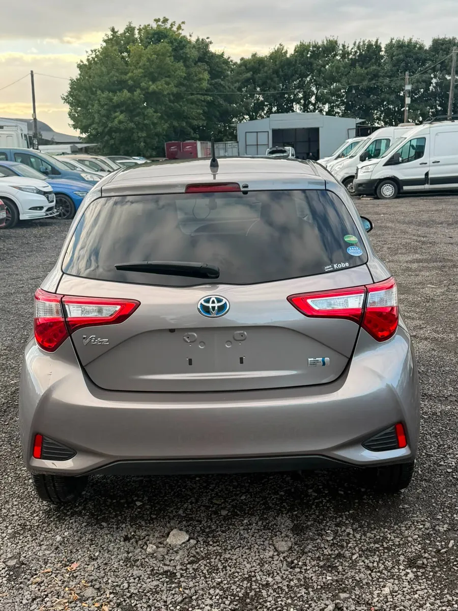 2017 Toyota Vitz 1.5 Hybrid Automatic - Image 4