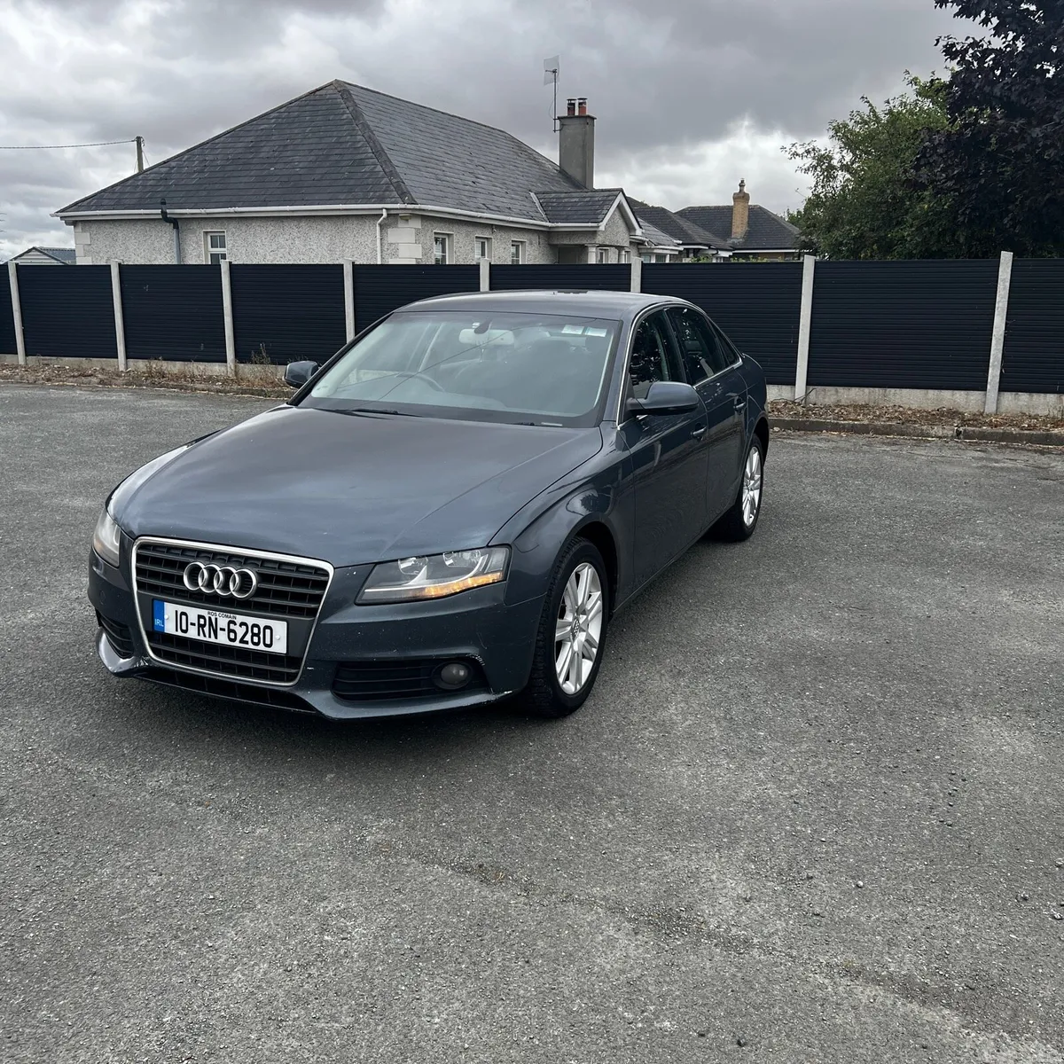 Audi A4 2010 - Image 2