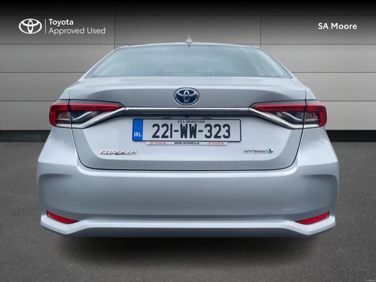Toyota Corolla HYBRID LUNA SALOON - Image 4