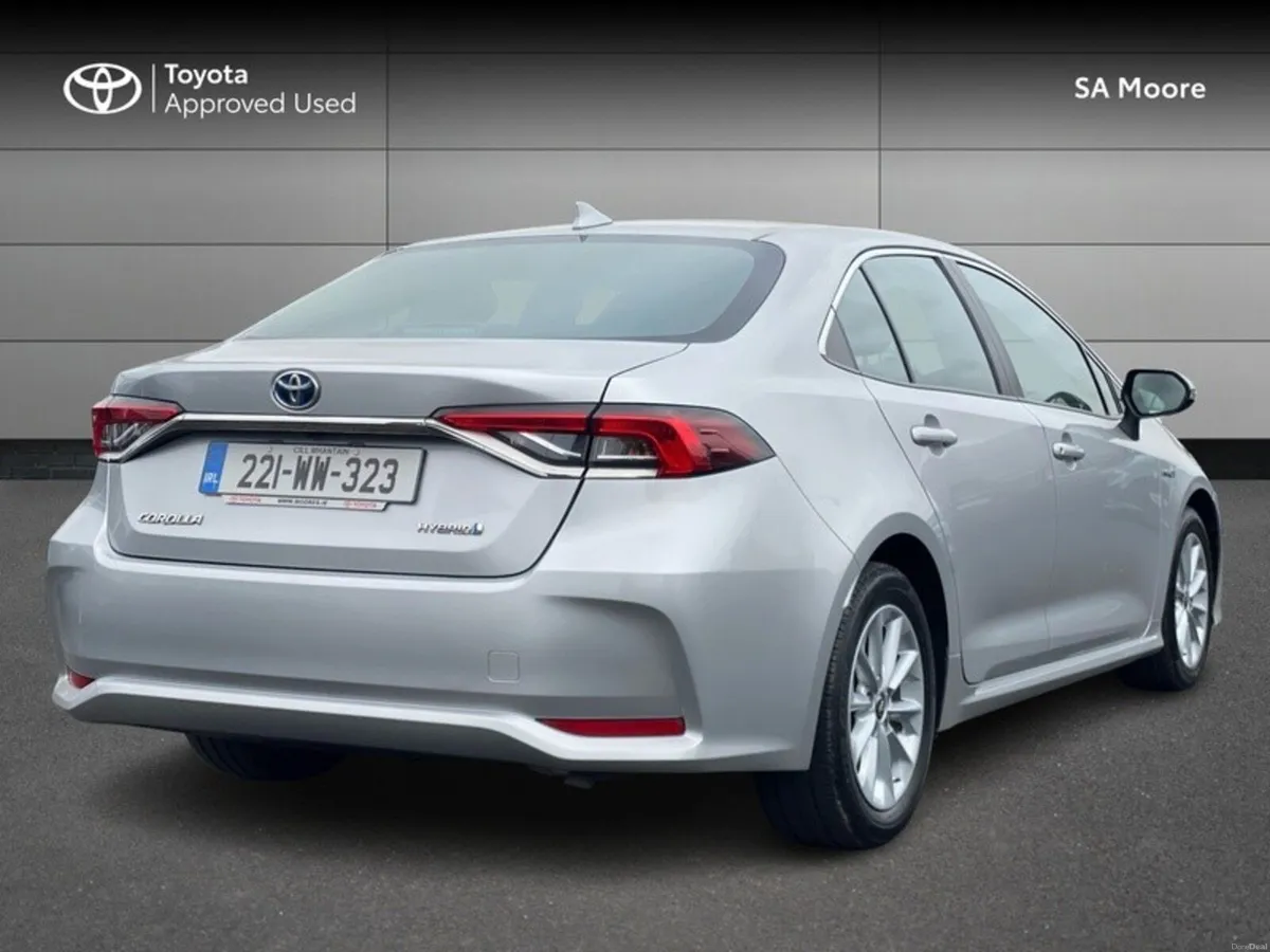 Toyota Corolla HYBRID LUNA SALOON - Image 2
