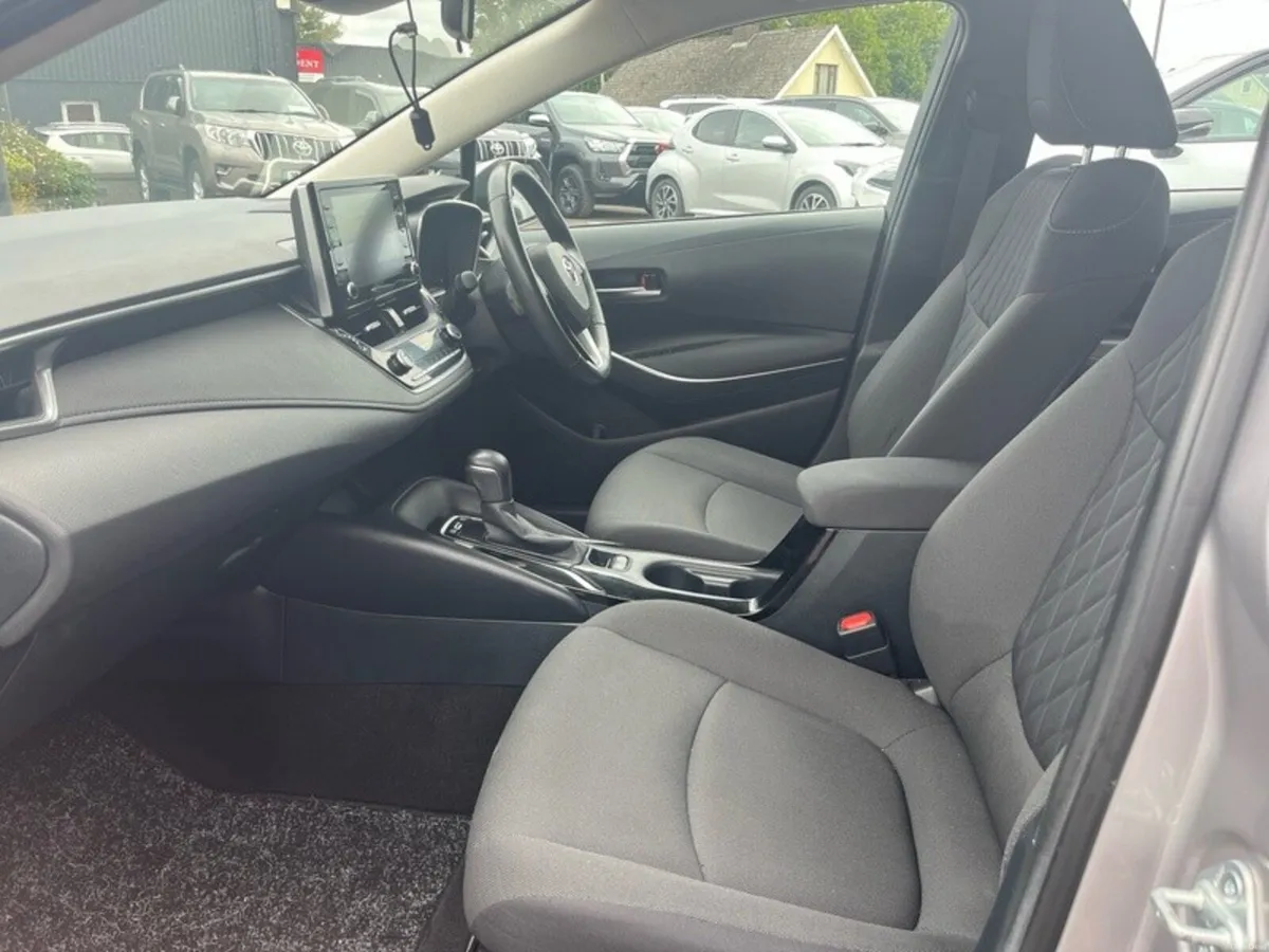Toyota Corolla HYB LUNA SALOON 4DR AUTO HYBRID - Image 6