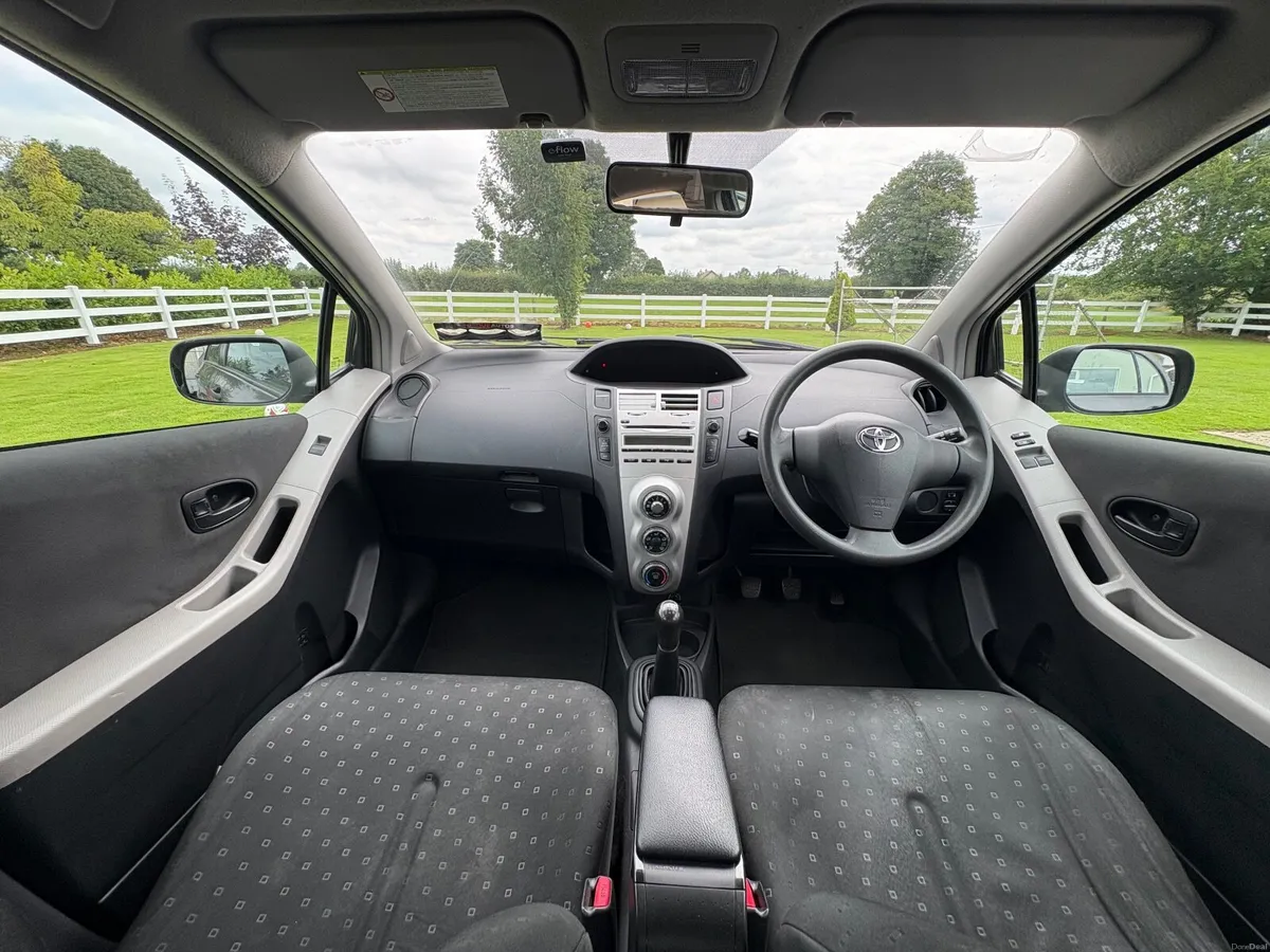 Toyota Yaris 2009 - Image 5