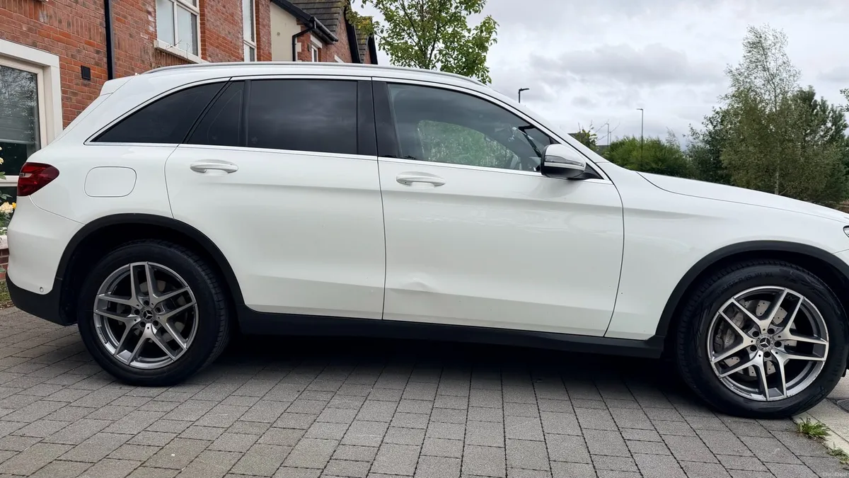 171 Mercedes GLC 220 D 4Matic AMG SPORT Auto - Image 5