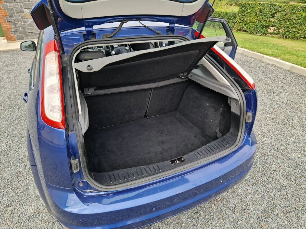 Ford Focus 2010 - Image 3