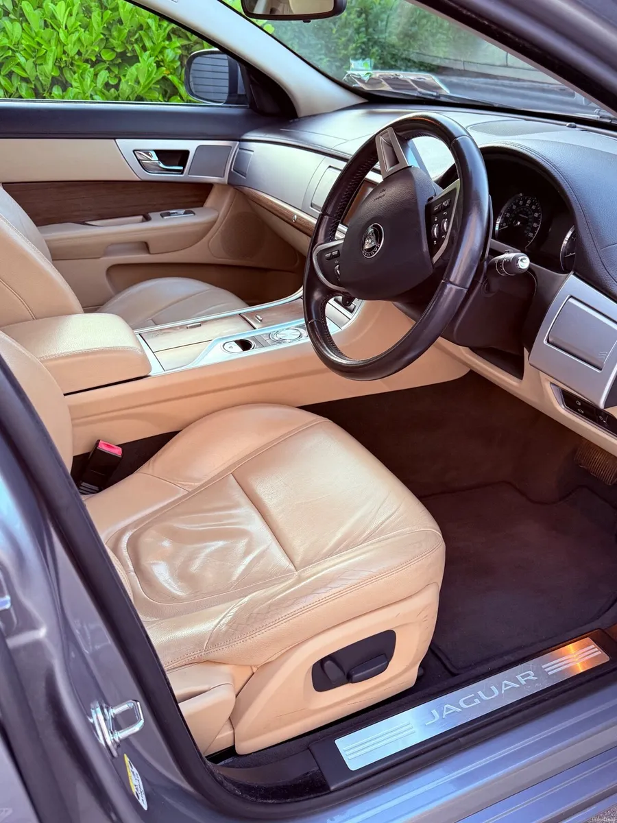 Jaguar XF 2015 - Image 1
