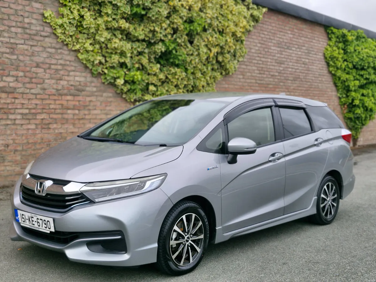 Honda Shuttle AUTOMATIC PETROL HYBRID - Image 6