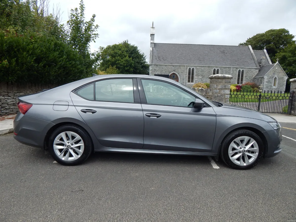 2023 Skoda Octavia Ambition 2.0tdi - Image 2