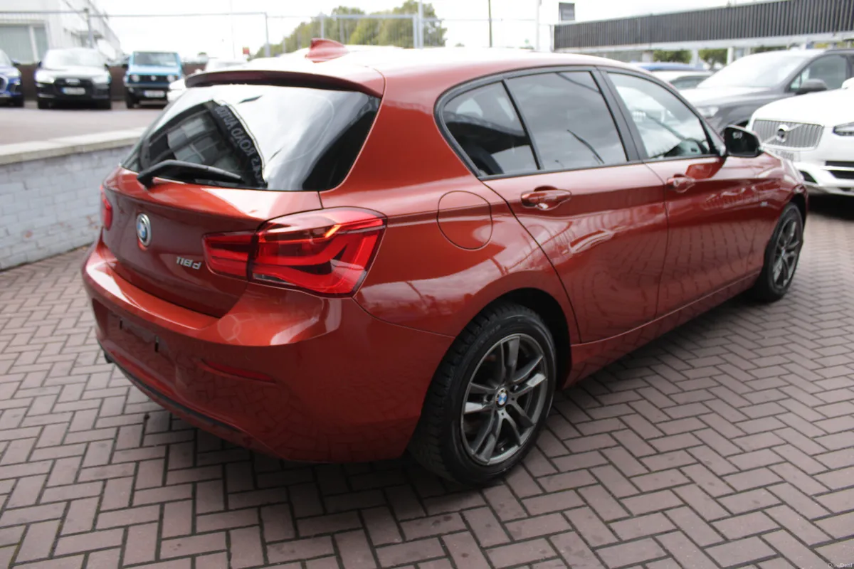 2.0D SPORT EDITION 5DR HATCHBACK  AUTOMATIC // 1 O - Image 4
