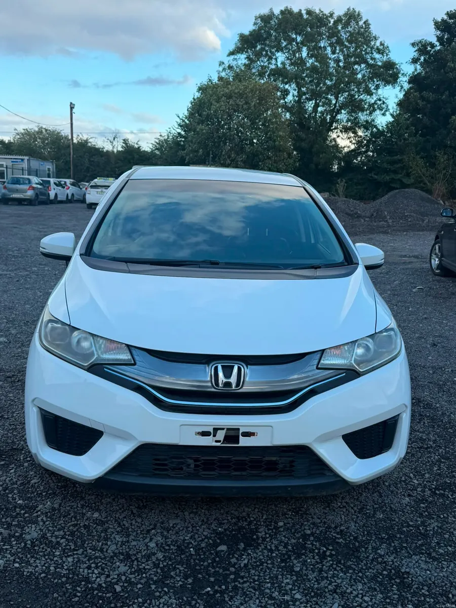 2015 Honda Fit 1.5 Hybrid Auto | Leather & Heated - Image 5