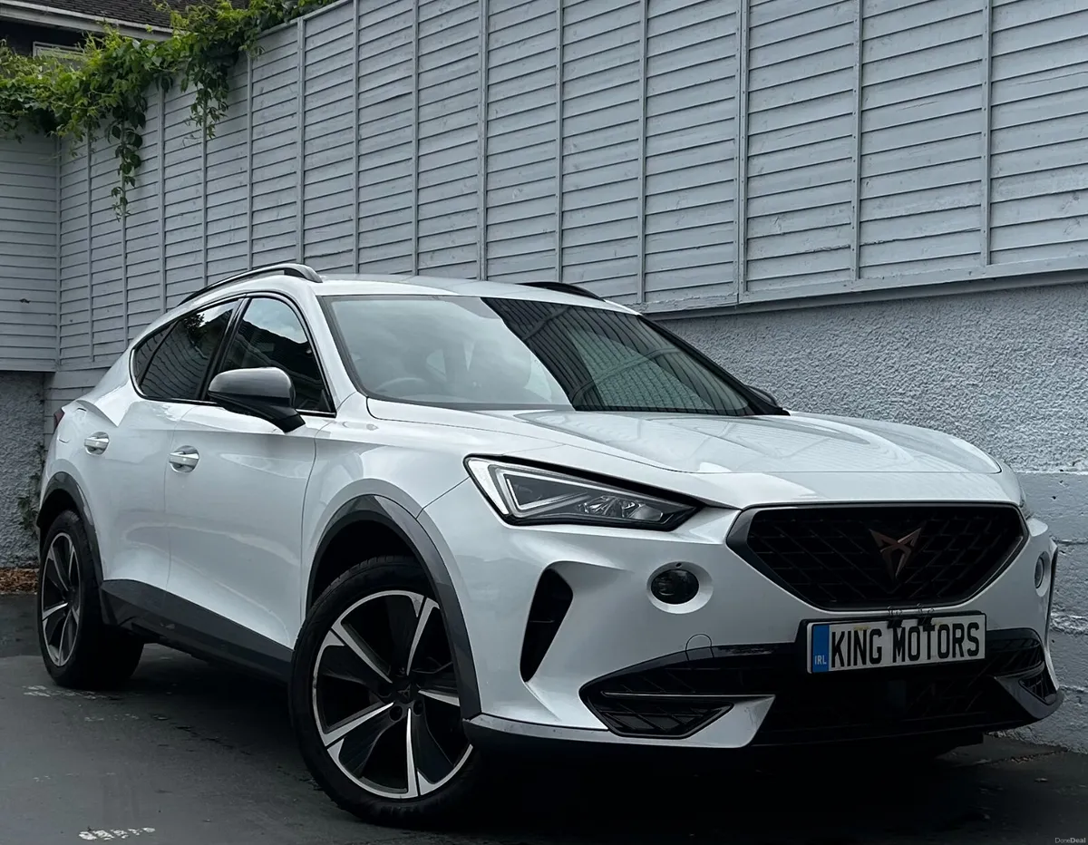 V1 PHEV S-A DSG / HALF-LEATHER / ONE OWNER - Image 1