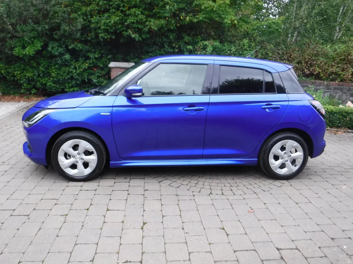 SUZUKI SWIFT 1.2 AUTO HYBRID NEW MODEL LOW MILES - Image 5