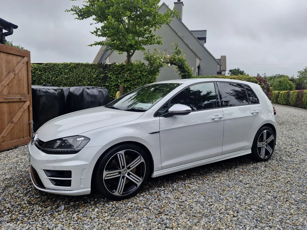 Volkswagen Golf R 2.0 DSG 5 Door 300 BHP - Image 4