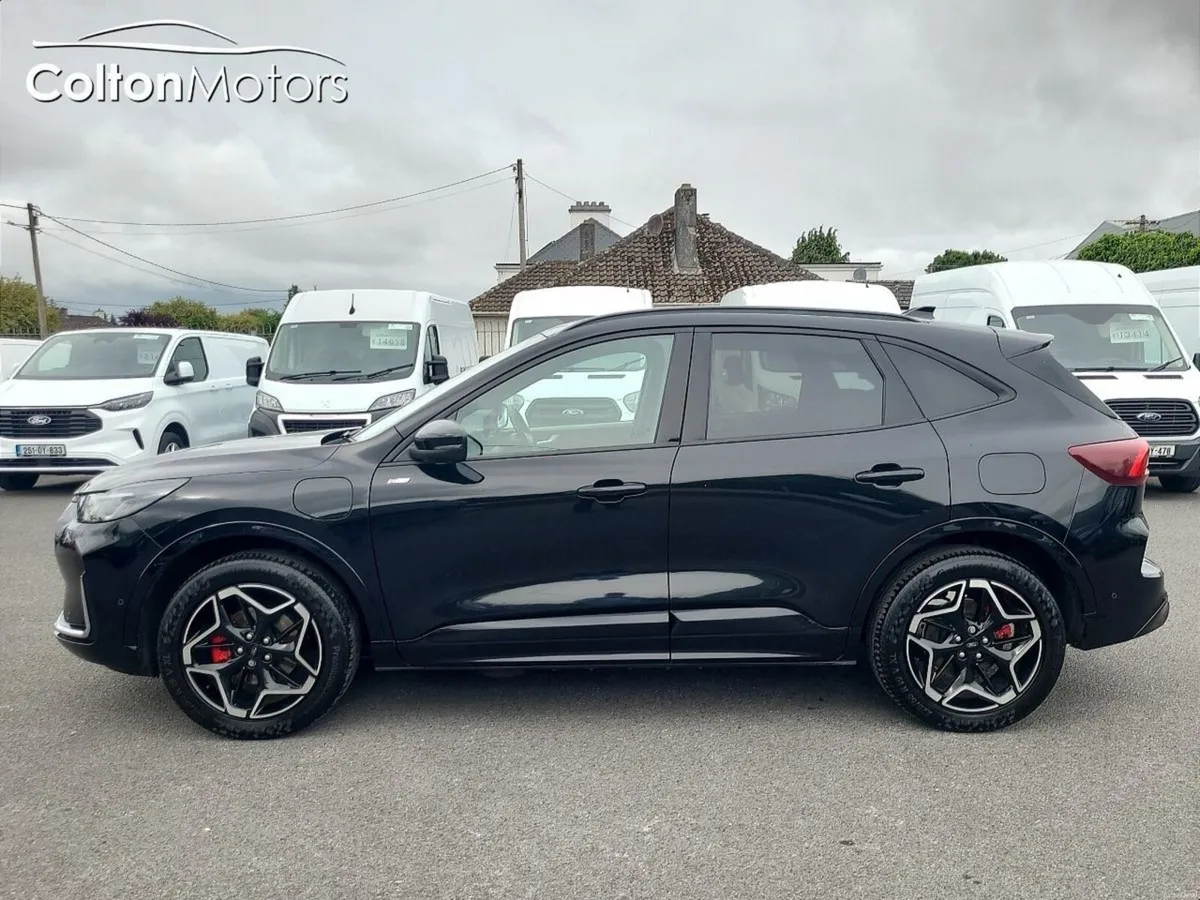 Ford Kuga 2.5 Duratec 243PS PHEV ST-Line X Auto - Image 6
