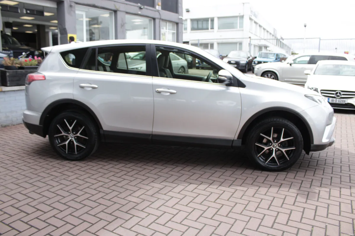 Toyota RAV4 2016 - Image 3