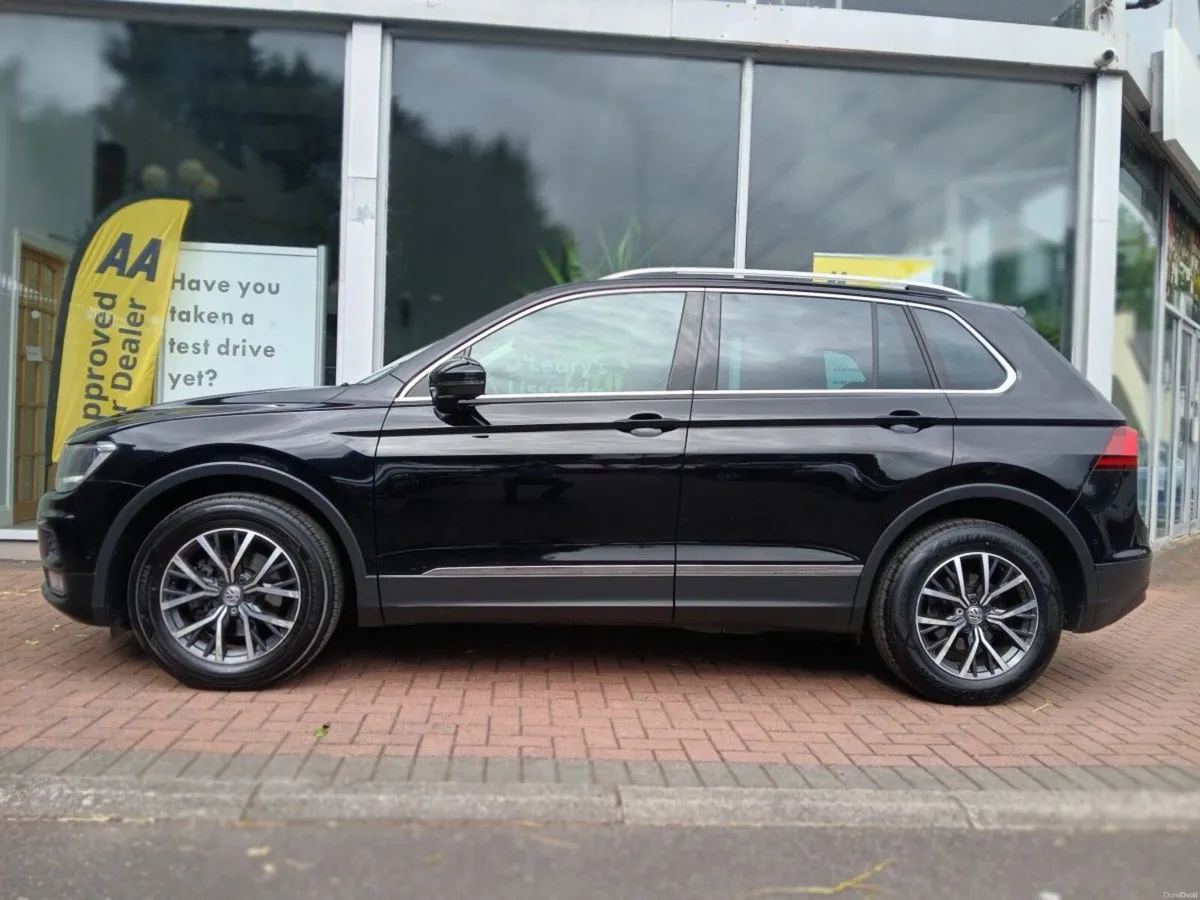 Volkswagen Tiguan 2.0 TDI 115HP Comfortline, Black - Image 4