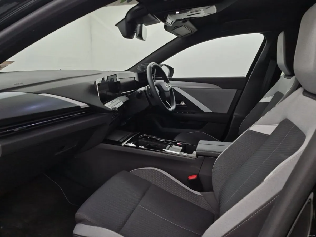 Opel Astra Hybrid Elegance automatic - Image 4