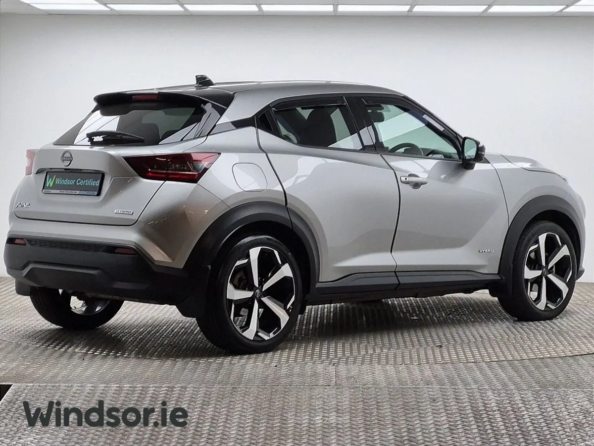 Nissan Juke HYBRID 1.6 SVE Leather Interior - Image 2