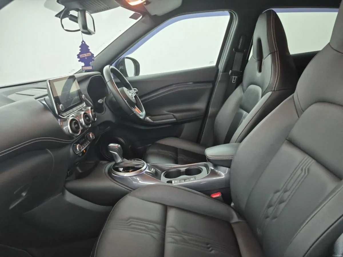 Nissan Juke HYBRID 1.6 SVE Leather Interior - Image 4