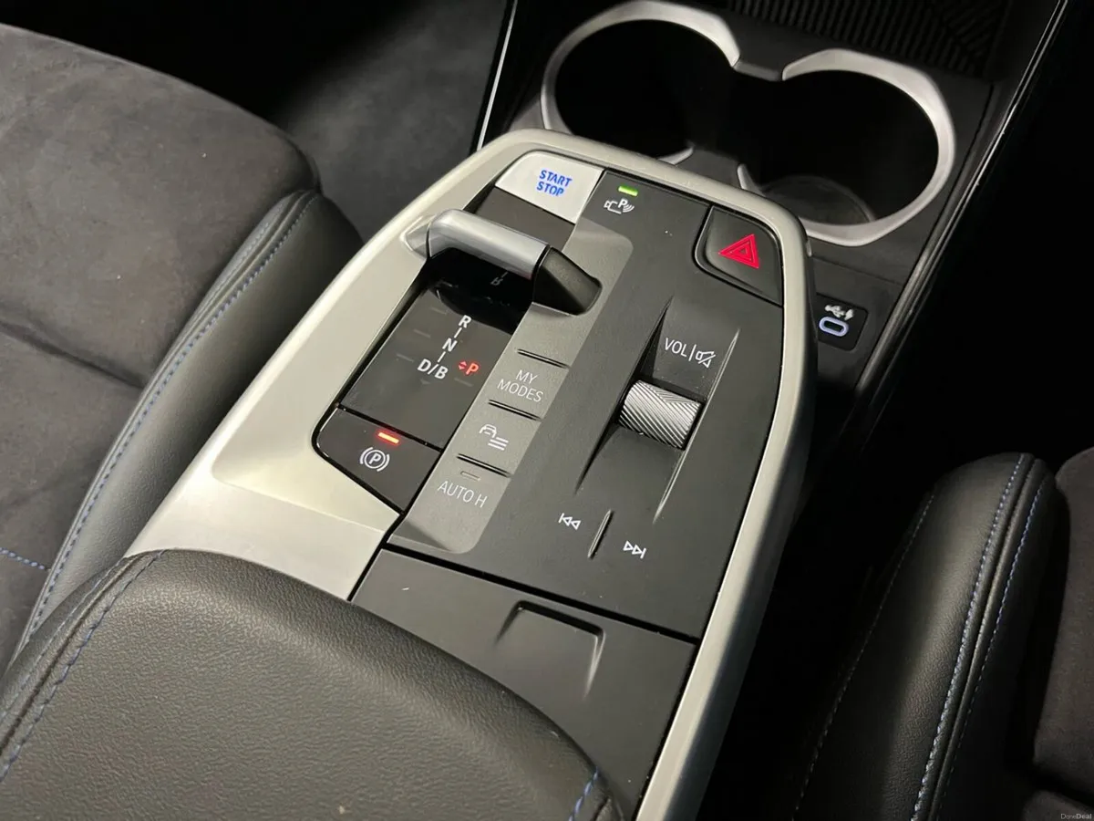 BMW iX1 M-Sport eDrive20 204BHP - Reversing Camera - Image 4