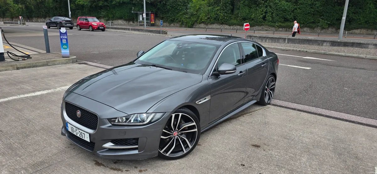Jaguar XE Low Miles New Chain Fully Serviced - Image 2