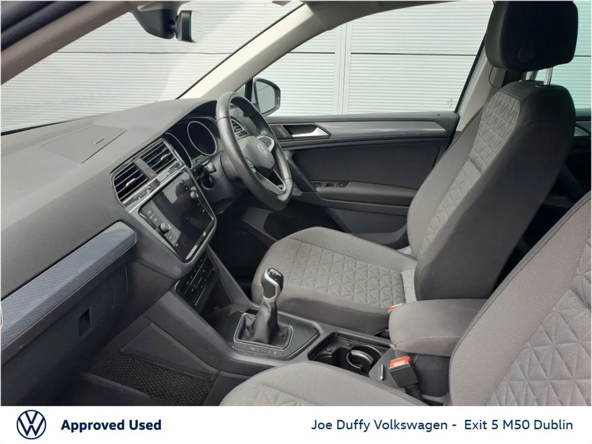 Volkswagen Tiguan LIFE 2.0 TDI 122HP MANUAL - Image 3