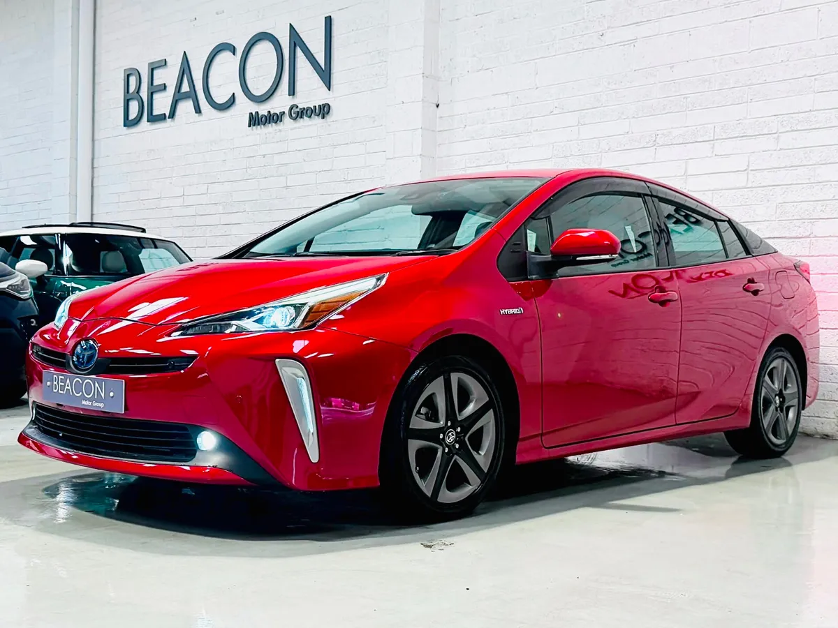 2019*ONLY 28,000 MILES**TOYOTA PRUIS XLE LUXURY 1. - Image 2