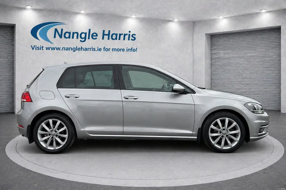 Volkswagen Golf  leather Nav - Image 5