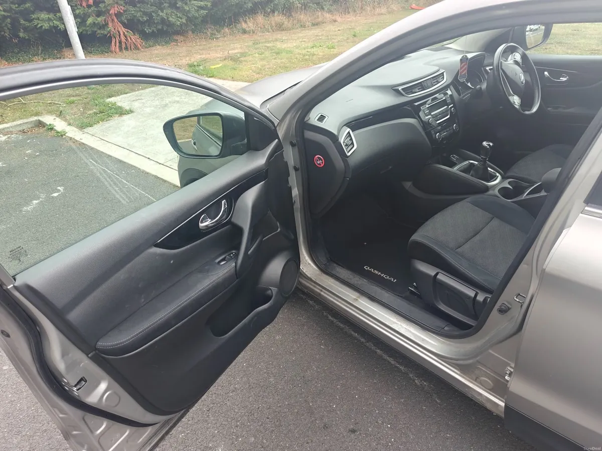 Nissan Qashqai 2015 - Image 5