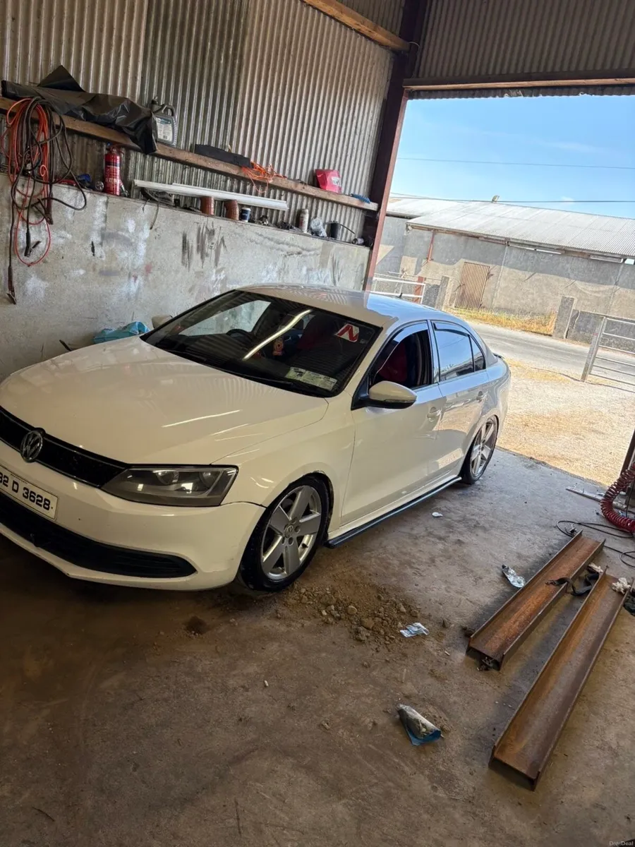 2013 vw jetta - Image 2